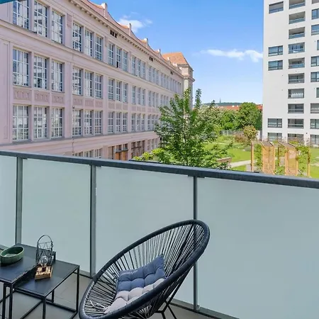Lam Fuchsia Ac-balcony 公寓 布拉迪斯拉发