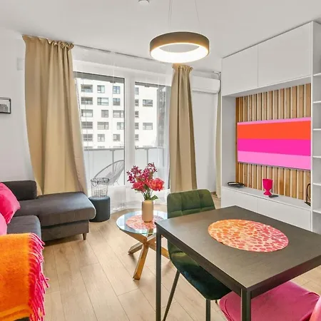 Apartment Lam Fuchsia Ac-balcony Bratislava